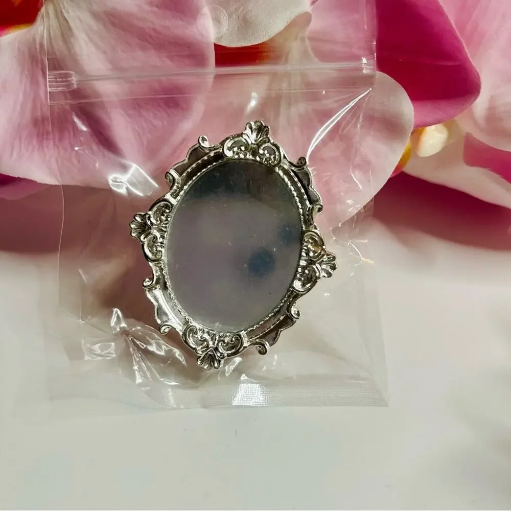 NWT Vintage Style Mirror Phone Grip Silver Ornate Aesthetic Stand